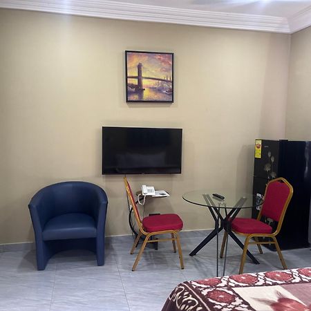 Bonsukoda Lodge Madina 外观 照片