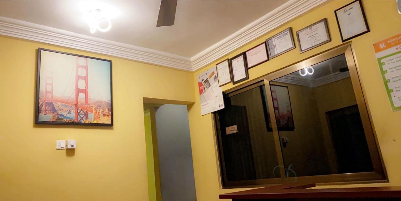 Bonsukoda Lodge Madina 外观 照片