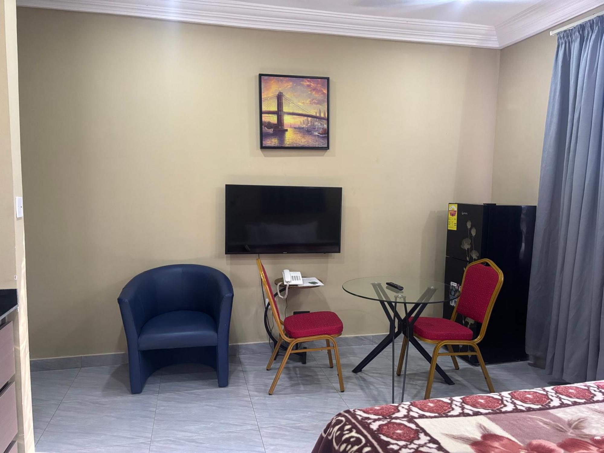 Bonsukoda Lodge Madina 外观 照片