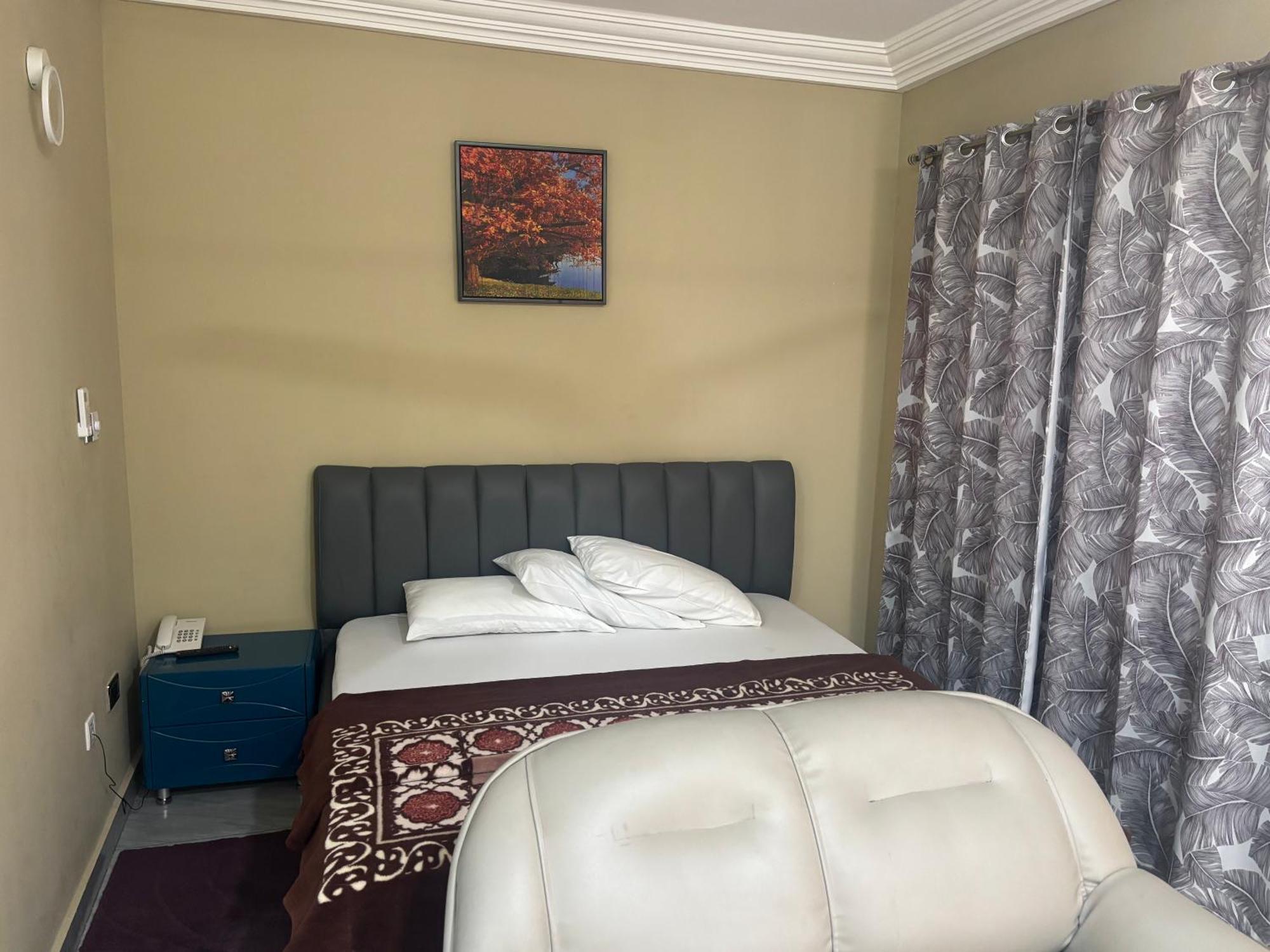 Bonsukoda Lodge Madina 外观 照片