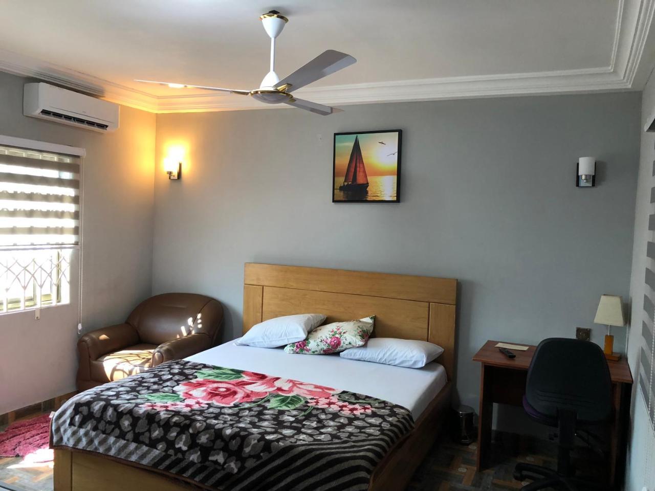 Bonsukoda Lodge Madina 外观 照片
